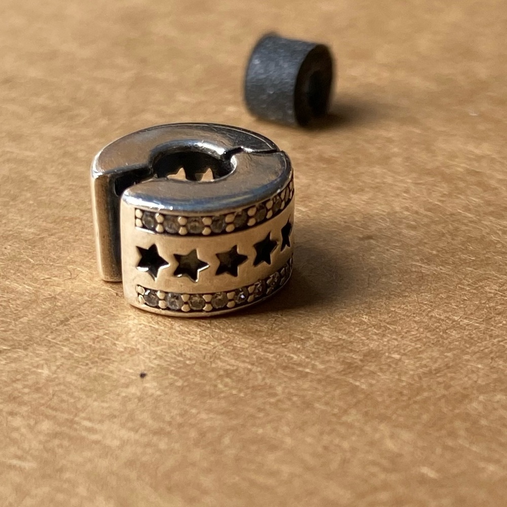 Pandora sparkling star clip